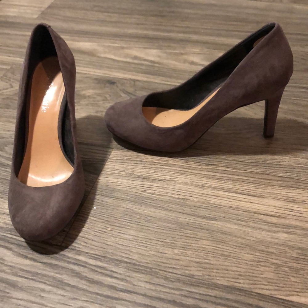 Grey heels - Picture 2 of 2